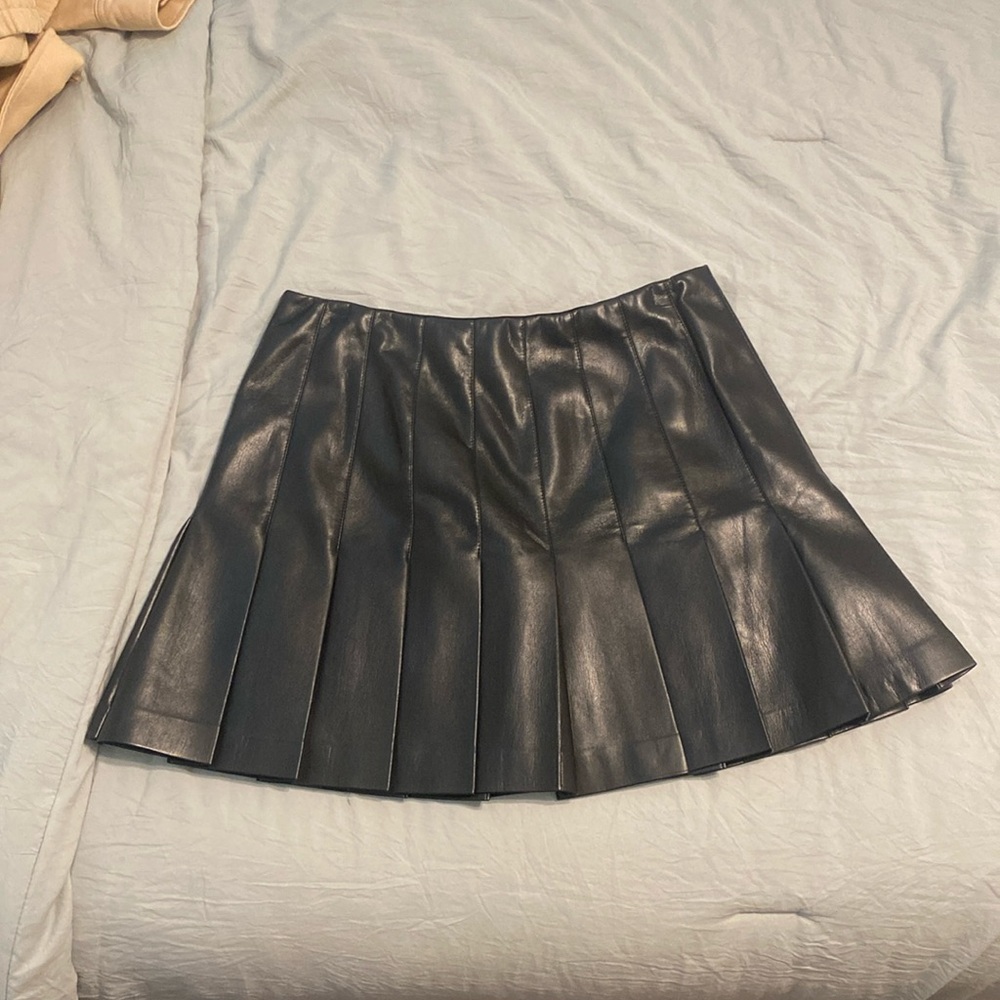 Black pleated leather alice&olivia skirt